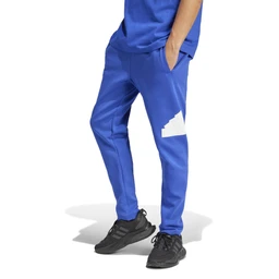 IR9178_3_APPAREL_OnModel_StandardView_white
