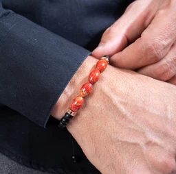 Jasper_olive_bead_bracelet_with_mat_onyx