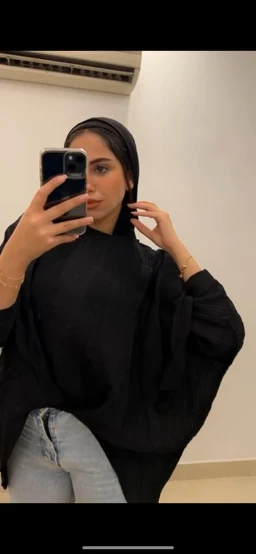 Knotted-blouse-in-black-1