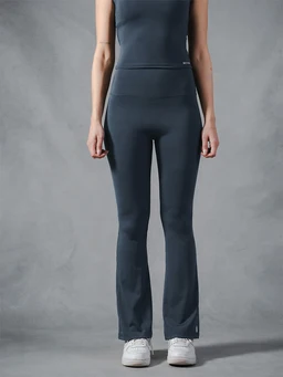 FlaredPants-grey-greyBackdrop_3