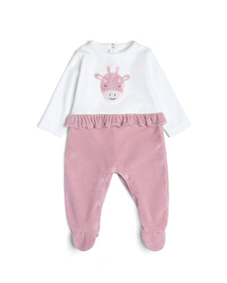 - What it is: A two-tone baby playsuit with long sleeves and footed legs. The top is white with a pink giraffe head applique, and the bottom is soft pink with a subtle gathered waist ruffle at the hip level.
- Intended audience: Baby girls (unisex vibes softened by pink accents, but styling reads feminine).
- Notable attributes: White knit/soft knit top, pink velour-like bottom, ruffled waist detail, giraffe face applique on chest, footed socks/foot coverings integrated. No visible branding.